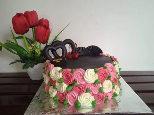 Wedding Cake Hiasan Bunga Tepi